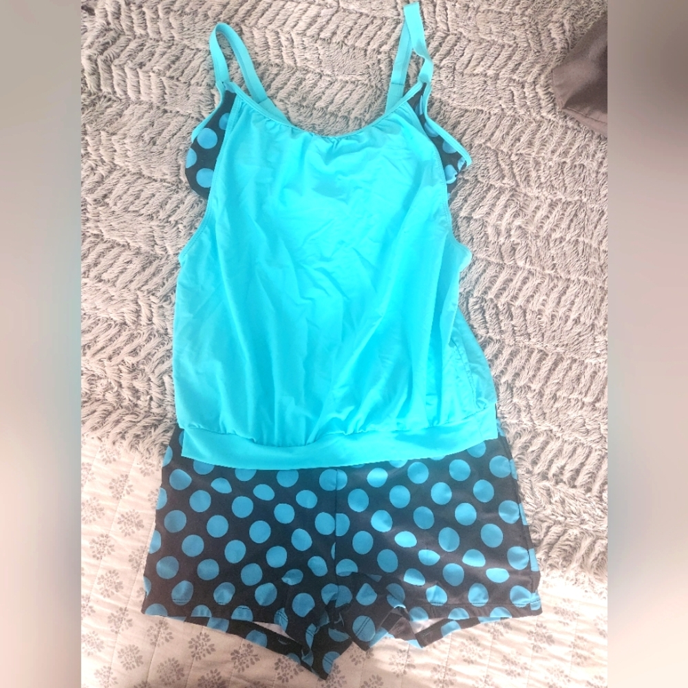 🩵 Blue/teal Polka Dot Swimsuit Top with matching swim shorts.